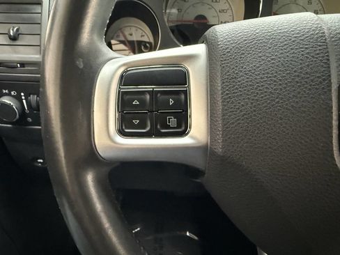 Used 2014 Dodge Challenger SXT RWD image 20