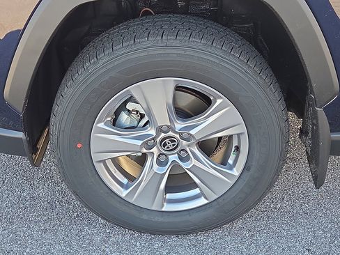 New 2025 Toyota RAV4 XLE image 5