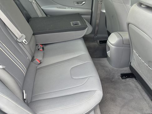 Used 2025 Hyundai Elantra SEL FWD image 26