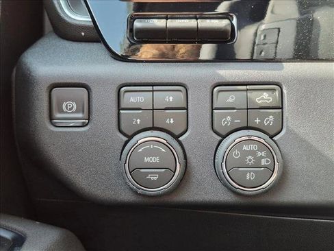 New 2026 Chevrolet Silverado 1500 High Country w/ High Country Premium Package AWD/4WD image 14