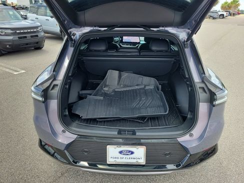 Used 2025 Chevrolet Equinox EV LT w/ Convenience Package II FWD image 9