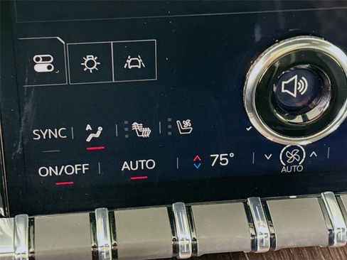 Used 2025 GMC Acadia Denali w/ Super Cruise Package image 15