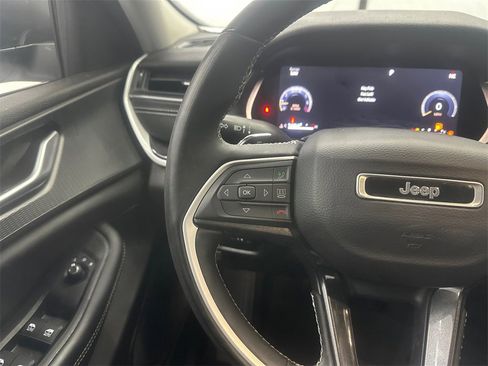 Used 2023 Jeep Grand Cherokee Laredo w/ Luxury Tech Group I image 24