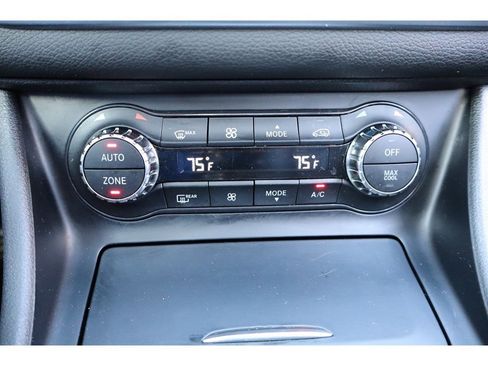 Used 2017 Mercedes-Benz GLA 250 4MATIC image 29