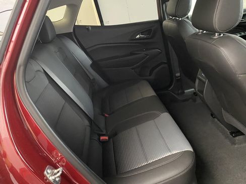 Used 2025 Chevrolet Trax LT w/ Driver Confidence Package FWD image 12