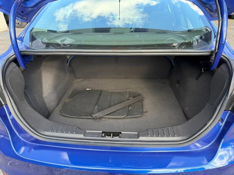 Used 2012 Ford Focus SE FWD image 12