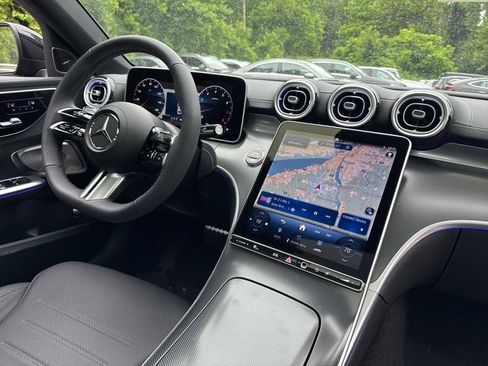 Used 2025 Mercedes-Benz C 300 4MATIC Sedan image 15