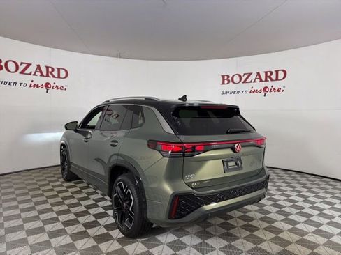 Used 2025 Volkswagen Tiguan SEL R-Line AWD/4WD image 6