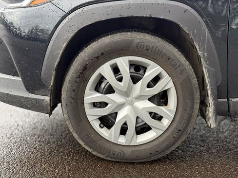 Used 2023 Toyota Corolla Cross L image 9