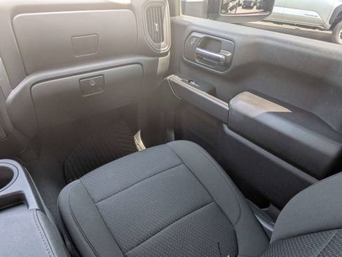 Used 2022 Chevrolet Silverado 2500 Custom w/ Custom Convenience Package AWD/4WD image 16