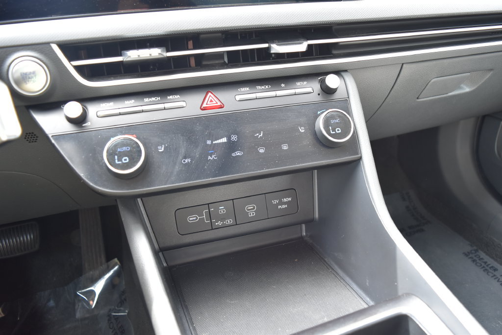 Used 2025 Hyundai Sonata SEL FWD image 15