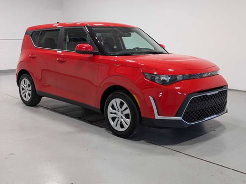 Used 2025 Kia Soul LX FWD image 6