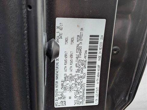 Used 2017 Toyota Tacoma TRD Sport AWD/4WD image 17