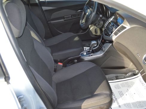 Used 2015 Chevrolet Cruze LT image 19
