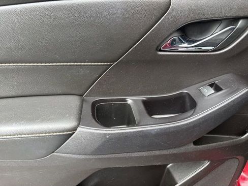 Used 2020 Chevrolet Traverse LT image 33