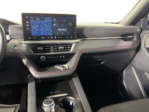 Used 2025 Ford Explorer ST-Line w/ ST-Line Street Pack image 23