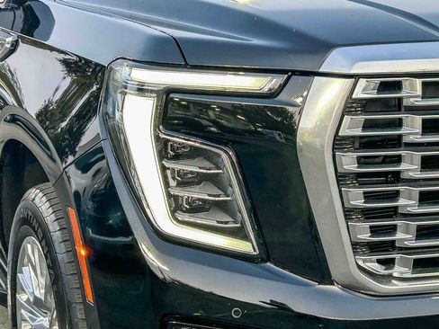 Used 2025 GMC Yukon Denali AWD/4WD image 4