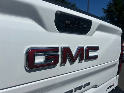 Used 2025 GMC Sierra 1500 AT4 w/ AT4 Premium Package AWD/4WD image 37
