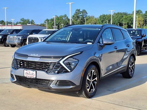 Used 2025 Kia Sportage EX w/ Premium Package FWD image 3