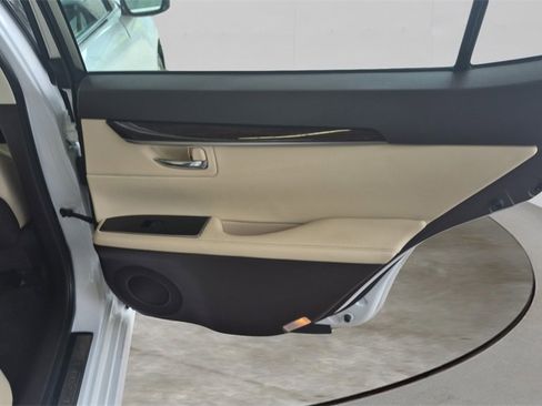 Used 2017 Lexus ES 350 w/ Premium Package image 33