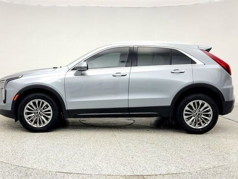 Used 2024 Cadillac XT4 Premium Luxury image 8