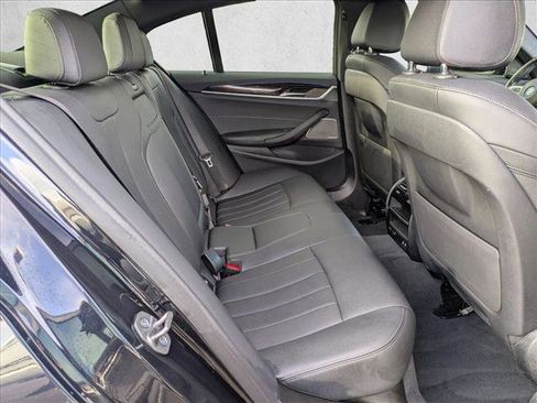 Used 2022 BMW 530e w/ Premium Package image 20