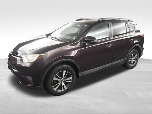 Used 2018 Toyota RAV4 XLE image 3