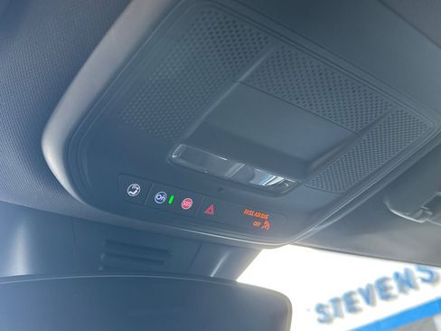 Used 2025 Chevrolet Equinox EV LT w/ Convenience Package image 25