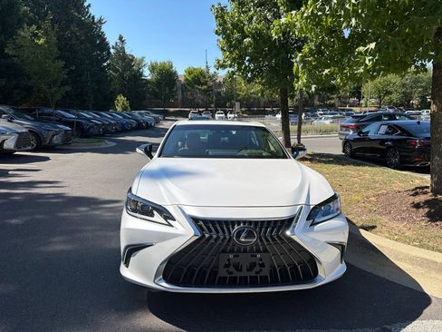 Used 2025 Lexus ES 350 w/ Premium Package FWD image 3