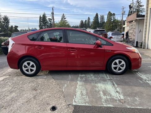 Used 2014 Toyota Prius Two FWD image 6