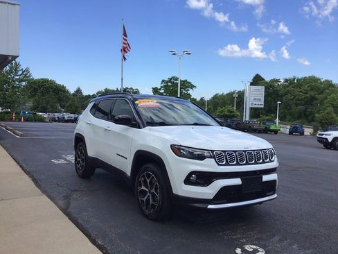 Certified 2026 Jeep Compass Limited AWD/4WD image 3