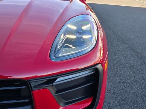 Used 2026 Porsche Macan image 12