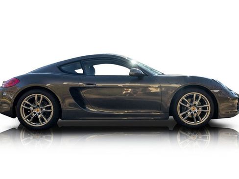 Used 2014 Porsche Cayman image 2