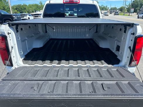 Used 2023 Chevrolet Colorado Z71 w/ Z71 Convenience Package 2 AWD/4WD image 17