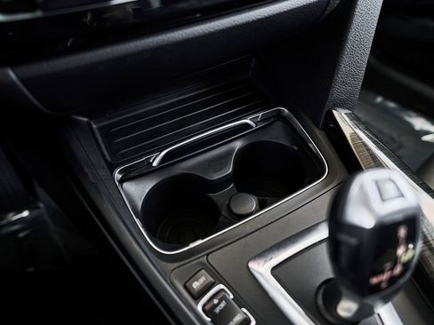 Used 2018 BMW 320i Sedan RWD image 40