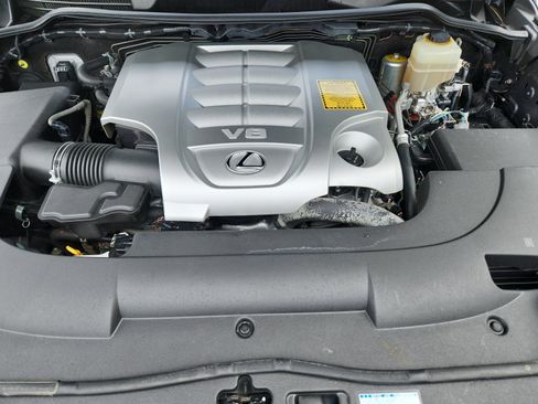 Used 2017 Lexus LX 570 4WD w/ Luxury Package image 20