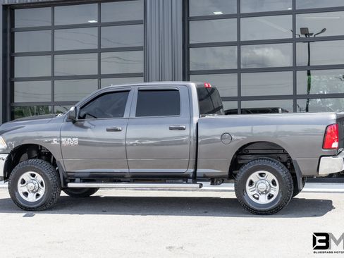 Used 2016 RAM 2500 Tradesman w/ Chrome Appearance Group AWD/4WD image 5