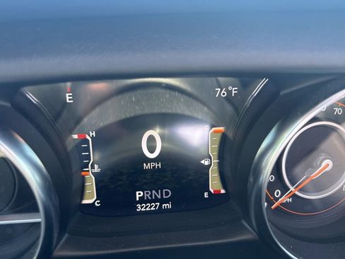 Used 2022 Jeep Wrangler Unlimited Sahara w/ LED Lighting Group AWD/4WD image 11