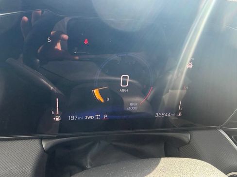 Used 2025 Chevrolet TrailBlazer LT AWD/4WD image 28
