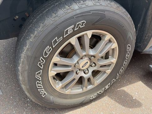 Used 2018 Ford F150 Lariat AWD/4WD image 5