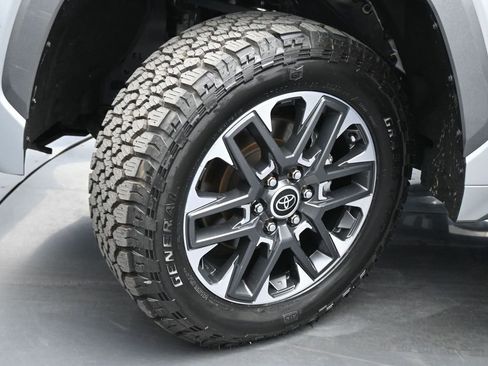 Used 2024 Toyota Tundra Limited AWD/4WD image 25