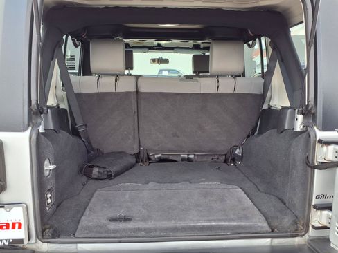 Used 2009 Jeep Wrangler Unlimited X RWD image 13