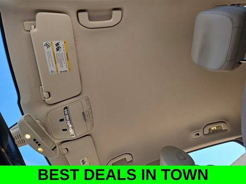 Used 2019 Mercedes-Benz GLC 350e 4MATIC image 29