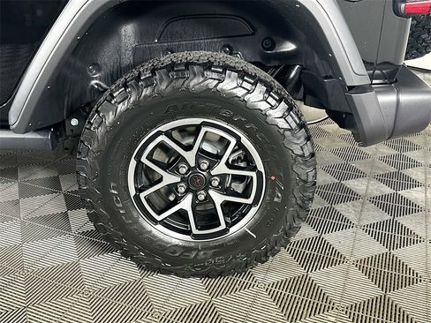 New 2026 Jeep Wrangler Unlimited Rubicon image 17