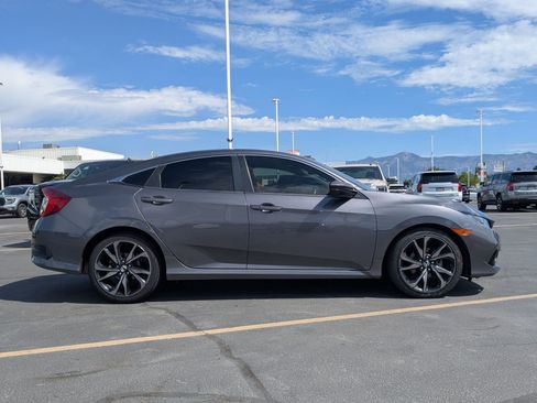 Used 2019 Honda Civic Sport image 2