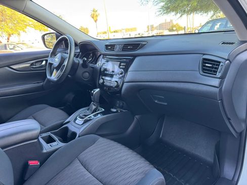 Used 2017 Nissan Rogue SV AWD/4WD image 35