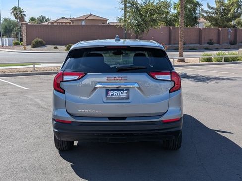 Used 2024 GMC Terrain SLE FWD image 6