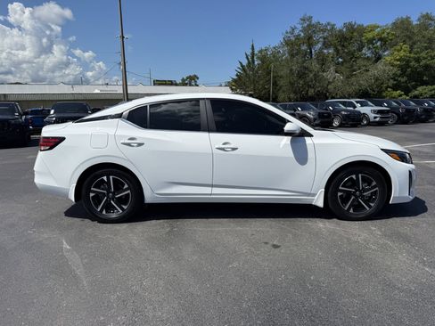 Used 2024 Nissan Sentra SV FWD image 3