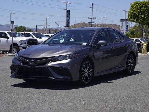 Used 2024 Toyota Camry SE FWD image 8