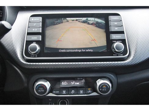 Used 2018 Nissan Kicks SV FWD image 24